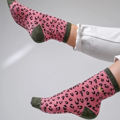 CHAUSSETTES LÉOPARD ROSE ET KAKI EN COTON PEIGNÉ Taille 37-40